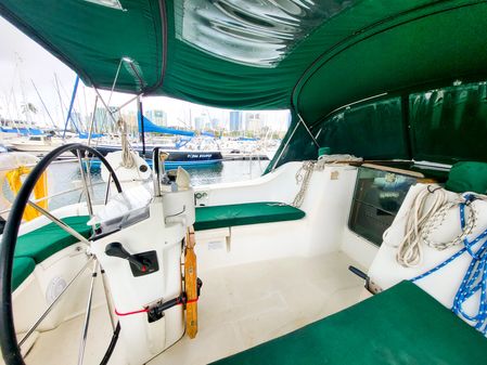 Beneteau 393 image