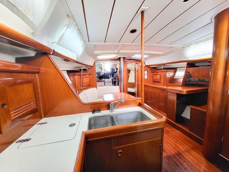 Beneteau 393 image