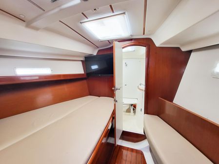 Beneteau 393 image