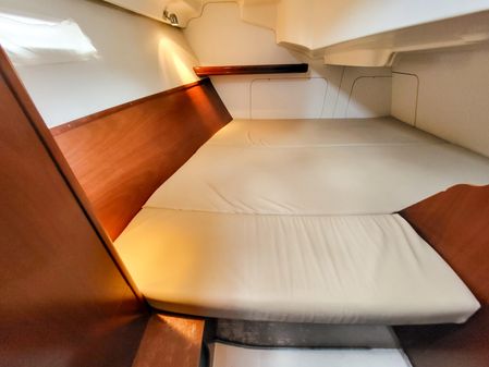 Beneteau 393 image