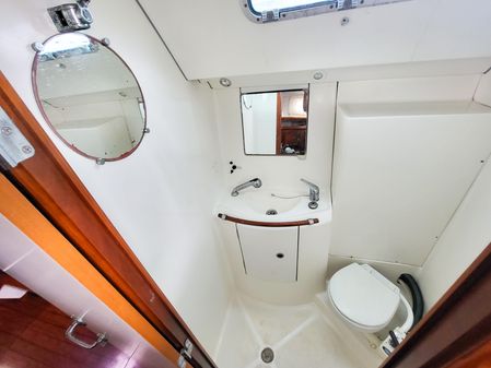 Beneteau 393 image