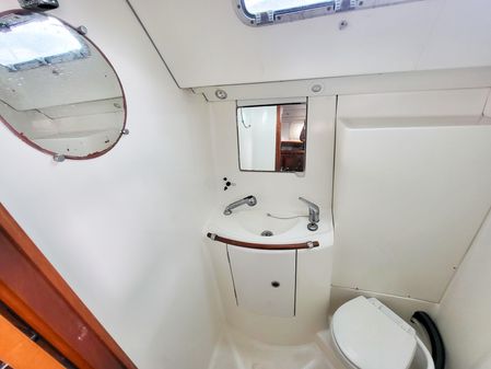 Beneteau 393 image