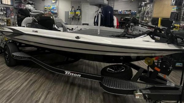 Triton 18 TRX 