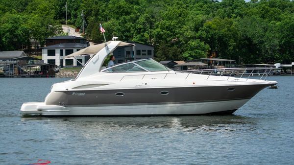 Cruisers Yachts 370 Express