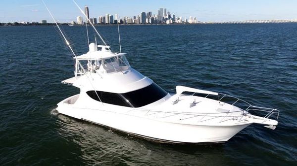 Hatteras GT54 