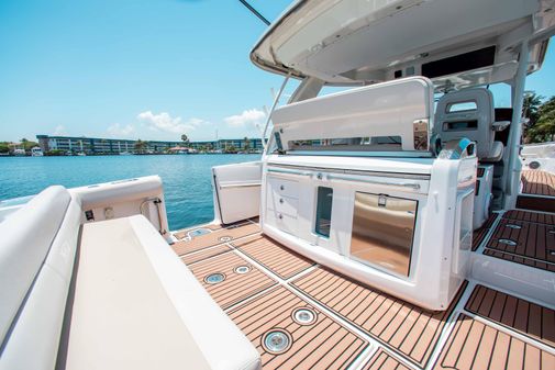 Boston Whaler 420 Outrage image