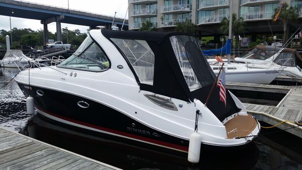Rinker 290 Express Cruiser