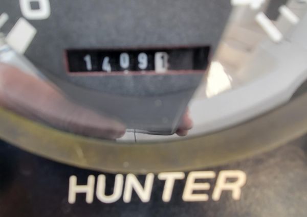 Hunter 410 image