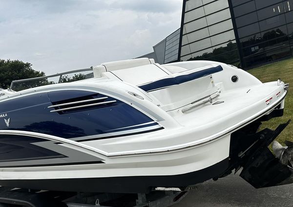 Formula 270 Bowrider image