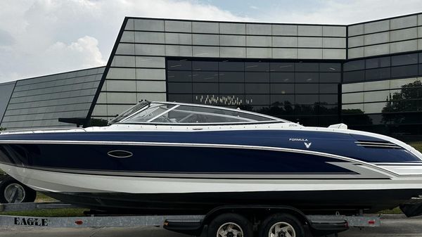 Formula 270 Bowrider