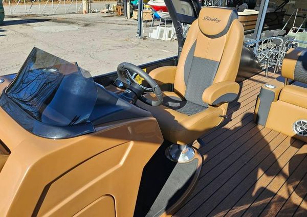 Bentley-pontoons ELITE-253-SWINGBACK image