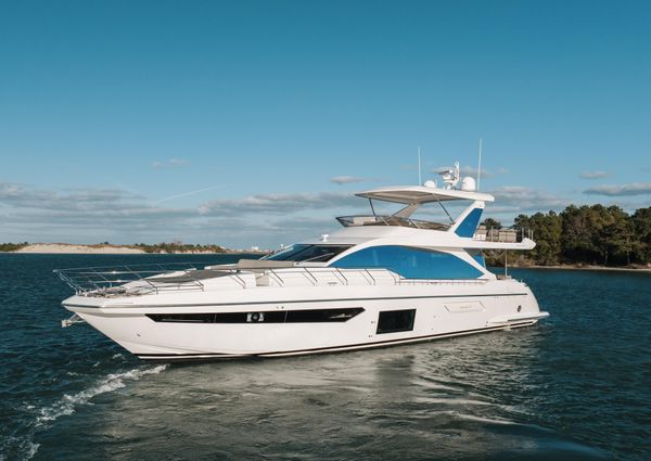 Azimut 72 image