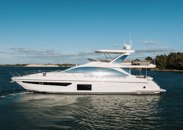 Azimut 72 image