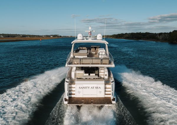 Azimut 72 image