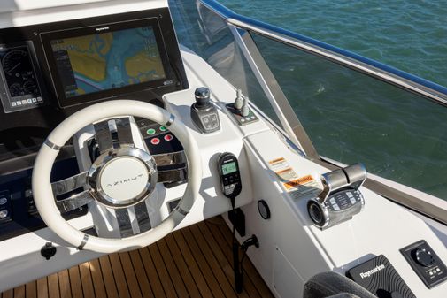 Azimut 72 image