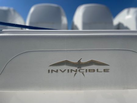 Invincible 42 Center Cabin image