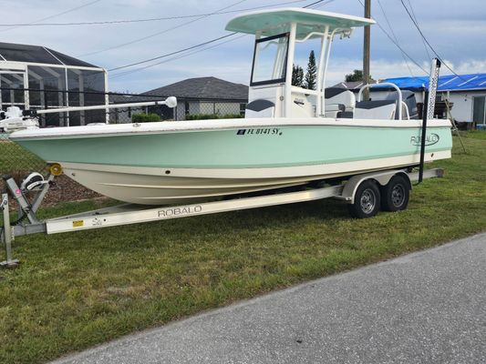 Robalo 246 Cayman - main image