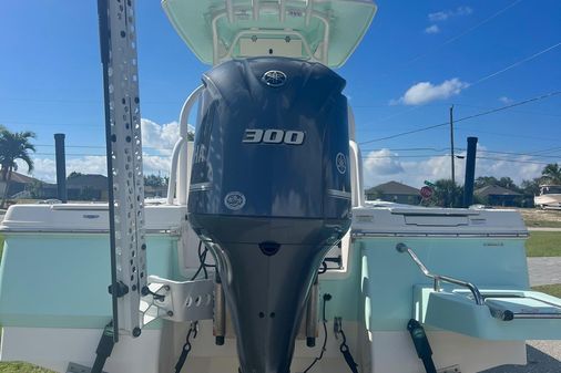 Robalo 246 Cayman image