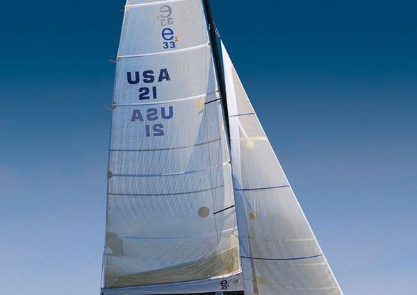 E-sailing-yachts E33 image