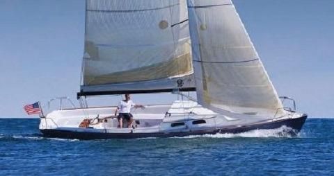 E-sailing-yachts E33 - main image