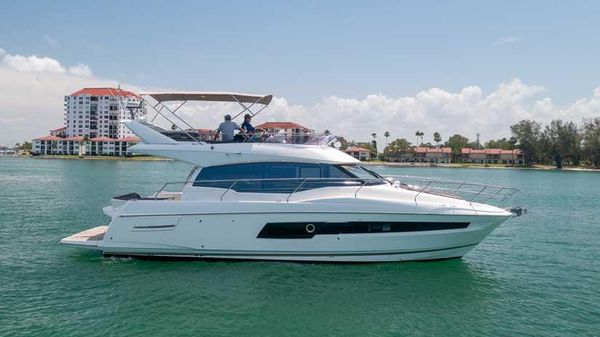 Prestige 460 Flybridge