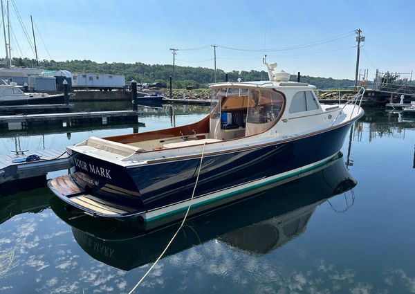 Hinckley Picnic Boat Classic image