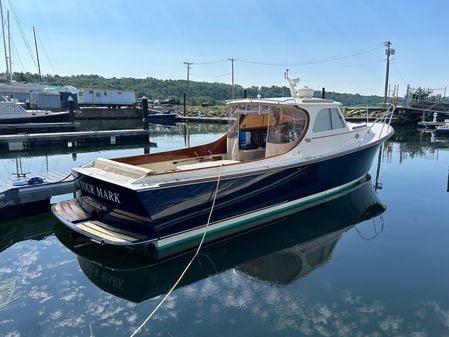 Hinckley Picnic Boat Classic image