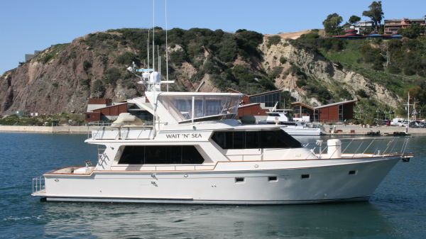 Offshore Yachts Motor Yacht with Pilot House 