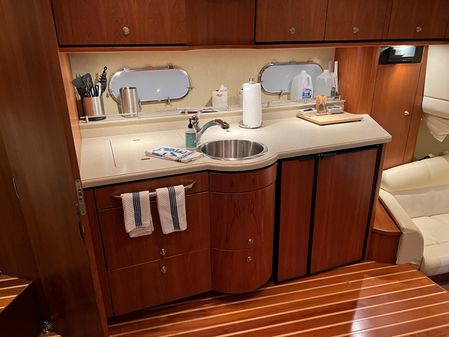 Tiara Yachts 39 Sovran image