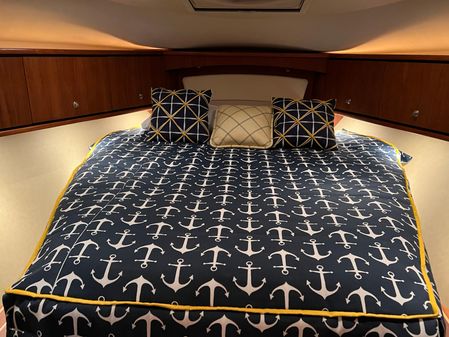 Tiara Yachts 39 Sovran image