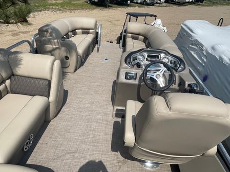 Sun Tracker SportFish 22 DLX image