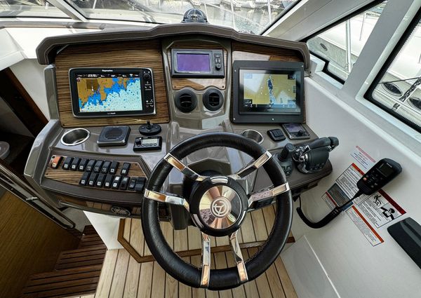 Cruisers Yachts 45 Cantius image