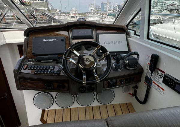 Cruisers Yachts 45 Cantius image