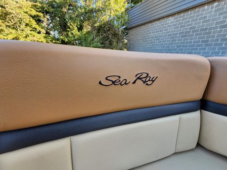 Sea Ray 250 SLX image