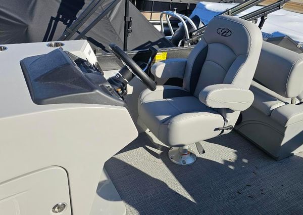 Bentley-pontoons LEGACY-243-QSB image