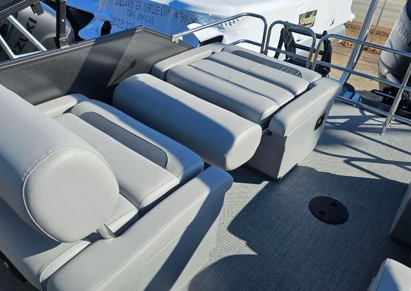 Bentley-pontoons LEGACY-243-QSB image