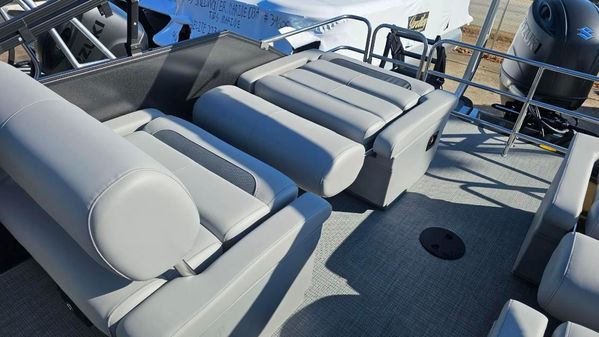 Bentley-pontoons LEGACY-243-QSB image