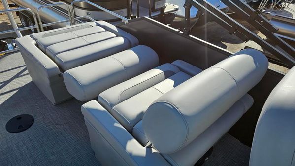 Bentley-pontoons LEGACY-243-QSB image