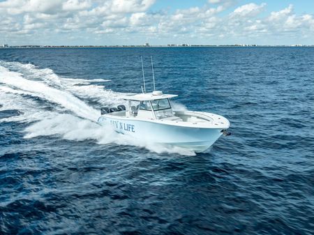 Yellowfin 42 image