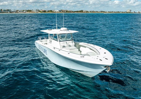 Yellowfin 42 image