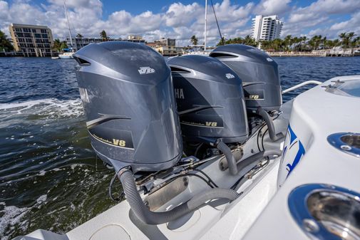 Yellowfin 42 image