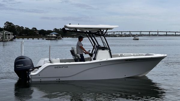 Sea Fox 228 Commander 