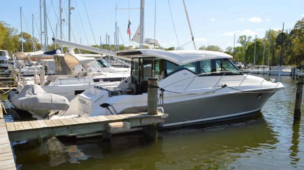 Tiara Yachts 39 Coupe 