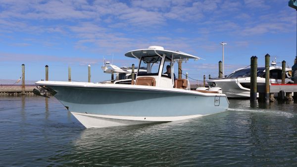 Sea Hunt Ultra 305 SE 