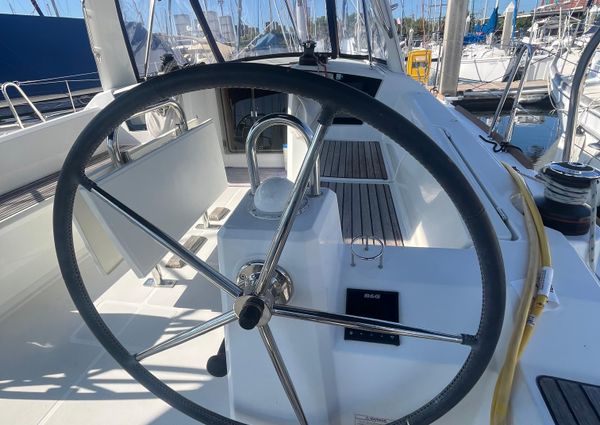 Beneteau Oceanis 38.1 image