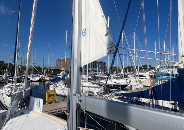 Beneteau Oceanis 38.1 image