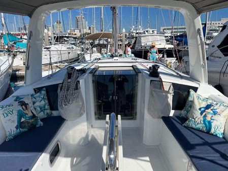 Beneteau Oceanis 38.1 image