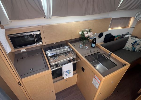 Beneteau Oceanis 38.1 image