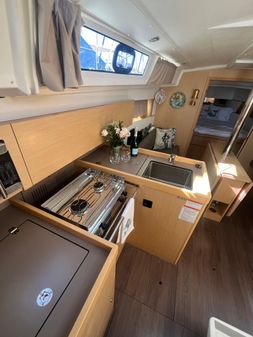 Beneteau Oceanis 38.1 image