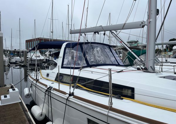 Beneteau Oceanis 38.1 image